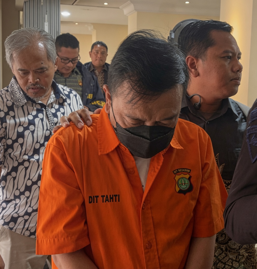 PENGUSAHA DON RITTO KLAIM KEPEMILIKAN EMAS DAN UANG TUNAI MILIARAN DI SENTUL